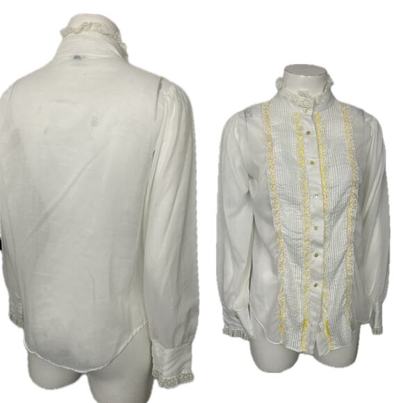 Vintage 1960s White Ruffled Lace New Romantic Blouse Top / Small - Picture 3 of 4